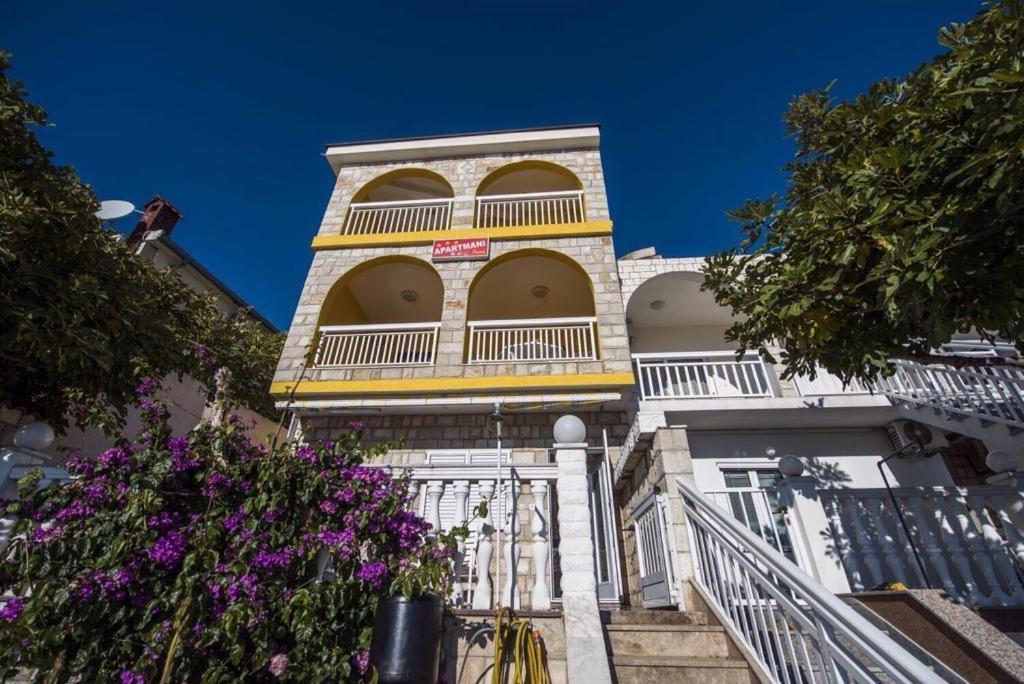 פיסק Apartmani Ivan מראה חיצוני תמונה