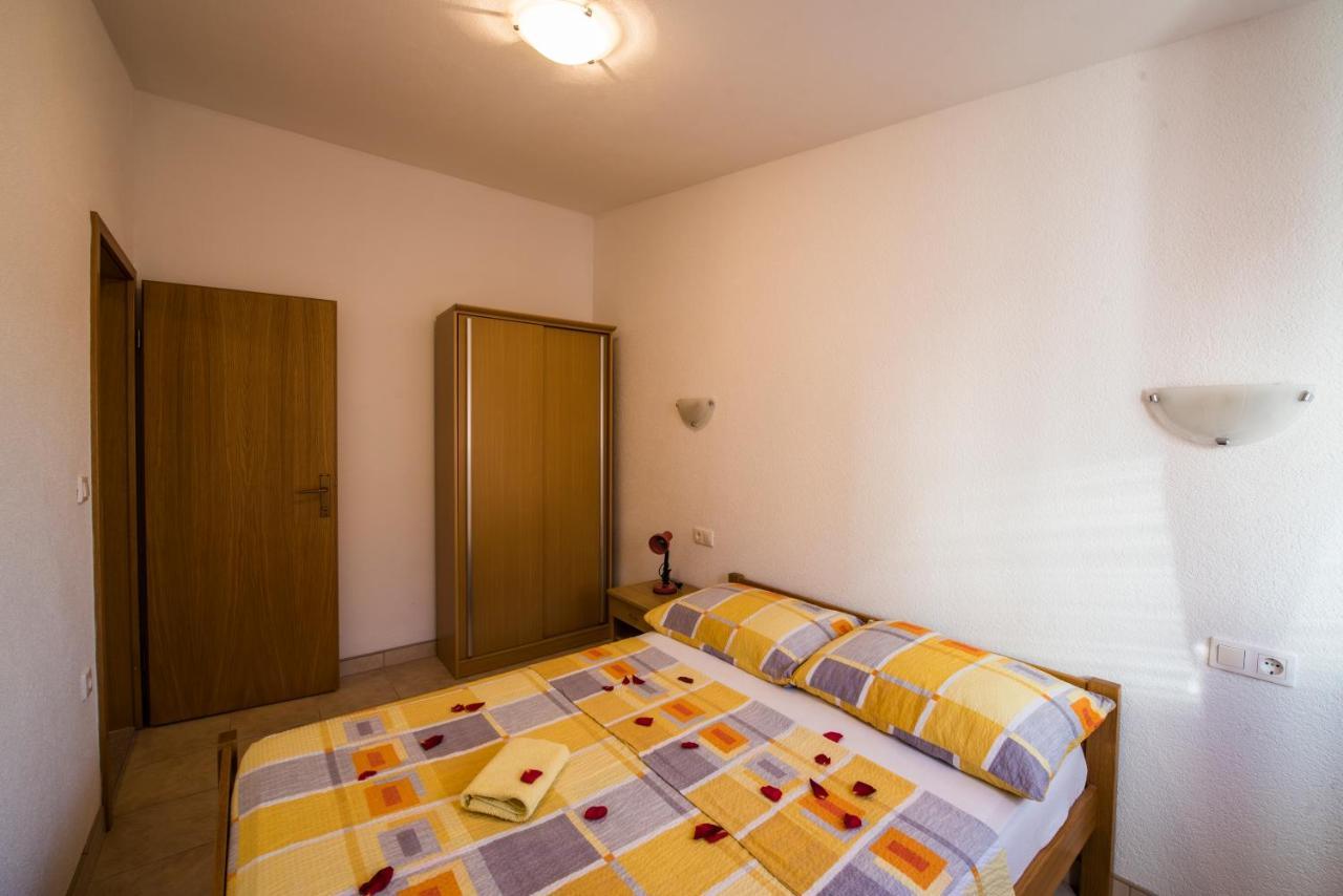 פיסק Apartmani Ivan מראה חיצוני תמונה